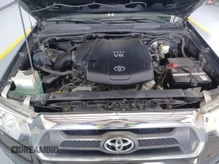 2014 Toyota Tacoma with VIN 3TMMU4FN8EM068633, listed as a IAAI auction lot 42727713 with 185,402 mi miles and . Bid and sale history available at DreamBid. Image 24.