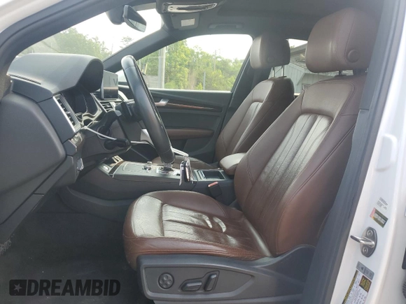 2018 Audi Q5 Premium z VIN WA1ANAFY7J2215464, wystawiony jako Copart lot #60310235 z przebiegiem 220 216 mil mil oraz Czysty tytuł • Clean title. Historia ofert i sprzedaży dostępna na DreamBid. Obrazek 7.