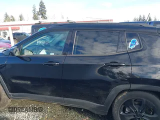 2020 Jeep Compass Latitude z VIN 3C4NJDBB6LT164241, wystawiony jako IAAI lot #41502823 z przebiegiem 75 314 mil mil oraz . Historia ofert i sprzedaży dostępna na DreamBid. Obrazek 15.