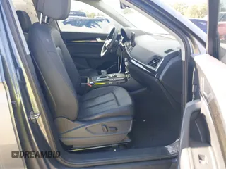 2019 Audi Q5 Premium with VIN WA1ANAFY1K2065059, listed as a IAAI auction lot 40566830 with 61,534 mi miles. Bid and sale history available at carsss.com. Image 5.