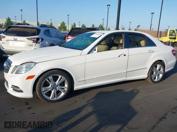 2013 Mercedes-Benz E 350 Luxury z VIN WDDHF5KB2DA741401, wystawiony jako IAAI lot #42605065 z przebiegiem 167 479 mil mil oraz . Historia ofert i sprzedaży dostępna na DreamBid. Obrazek 6.