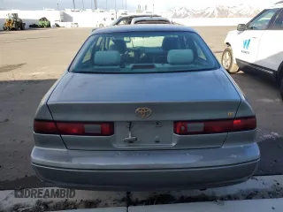 1998 Toyota Camry LE z VIN JT2BF28K2W0115564, wystawiony jako Copart lot #46628495 z przebiegiem 133 215 mil mil oraz Czysty tytuł • Clean title. Historia ofert i sprzedaży dostępna na DreamBid. Obrazek 6.
