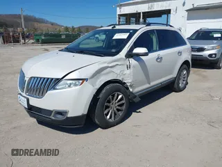 2015 Lincoln MKX with VIN 2LMDJ8JK5FBL28180, listed as a IAAI auction lot 41902983 with 112,790 mi miles. Bid and sale history available at carsss.com. Image 17.
