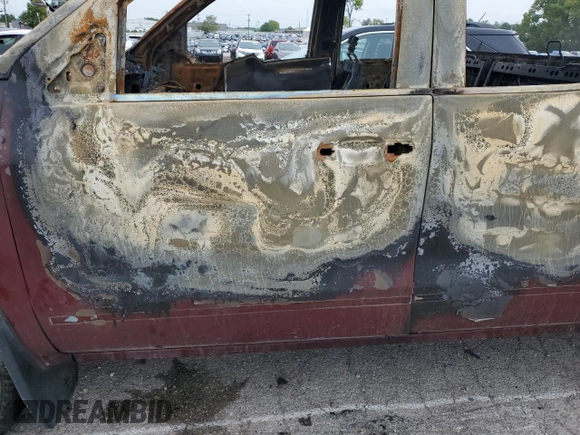 2014 GMC Sierra 1500 SLT with VIN 1GTV2VEC2EZ203927, listed as a Copart auction lot 64174994 with 0 mi miles and Salvage Title. Bid and sale history available at carsss.com. Image 7.