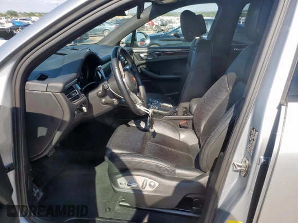 2019 Porsche Macan with VIN WP1AA2A53KLB08975, listed as a Copart auction lot 58485365 with 70,221 mi miles and Clean title. Bid and sale history available at DreamBid. Image 7.