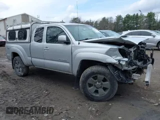 2009 Toyota Tacoma with VIN 5TEUU42N59Z604632, listed as a IAAI auction lot 41892976 with 43,810 mi miles. Bid and sale history available at carsss.com. Image 1.