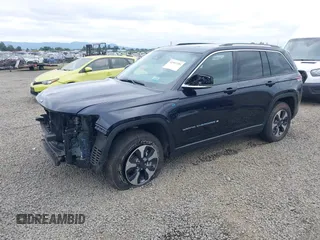 2024 Jeep Grand Cherokee z VIN 1C4RJYB65R8959249, wystawiony jako IAAI lot #42507281 z przebiegiem 26 904 mil mil oraz . Historia ofert i sprzedaży dostępna na DreamBid. Obrazek 18.