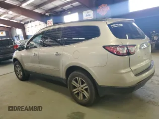 2015 Chevrolet Traverse LT z VIN 1GNKRGKD4FJ150775, wystawiony jako Copart lot #59920715 z przebiegiem 117 489 mil mil oraz Czysty tytuł • Clean title. Historia ofert i sprzedaży dostępna na DreamBid. Obrazek 2.