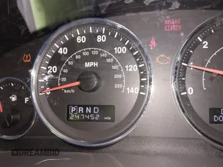 2008 Jeep Commander Sport with VIN 1J8HG48K98C135234, listed as a IAAI auction lot 41920183 with 247,452 mi miles. Bid and sale history available at carsss.com. Image 7.