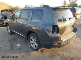 2011 Toyota Highlander Limited with VIN 5TDYK3EH0BS041953, listed as a IAAI auction lot 41429353 with 203,327 mi miles. Bid and sale history available at carsss.com. Image 3.