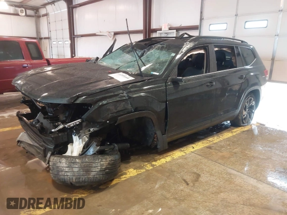 2022 Volkswagen Atlas SE with VIN 1V2JR2CA3NC512947, listed as a IAAI auction lot 41721006 with 32,853 mi miles and . Bid and sale history available at DreamBid. Image 18.