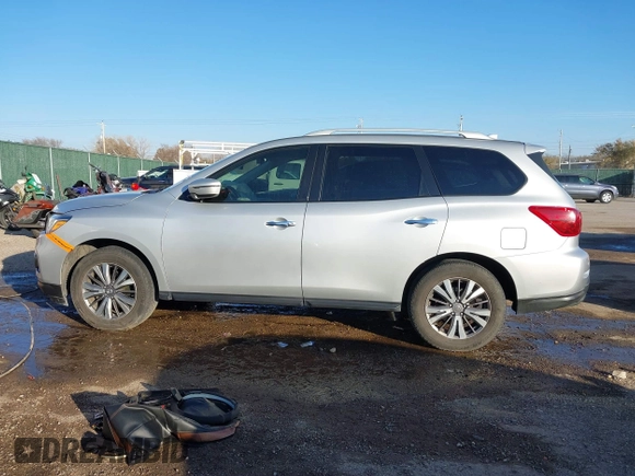 2020 Nissan Pathfinder SV with VIN 5N1DR2BN3LC591984, listed as a IAAI auction lot 40992368 with 95,885 mi miles and . Bid and sale history available at DreamBid. Image 14.