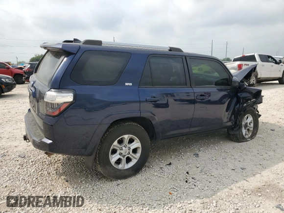 2021 Toyota 4Runner SR5 z VIN JTEMU5JR4M5917821, wystawiony jako Copart lot #51359905 z przebiegiem 77 403 mil mil oraz Szkoda całkowita • Salvage title. Historia ofert i sprzedaży dostępna na DreamBid. Obrazek 3.