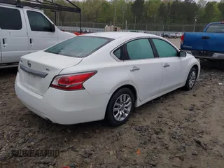 2015 Nissan Altima 2.5 S with VIN 1N4AL3AP1FN318719, listed as a IAAI auction lot 41942108 with 266,464 mi miles. Bid and sale history available at carsss.com. Image 4.