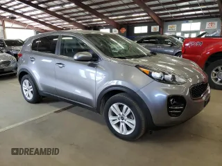 2018 Kia Sportage LX z VIN KNDPMCAC5J7426921, wystawiony jako Copart lot #57848805 z przebiegiem 128 089 mil mil oraz Czysty tytuł • Clean title. Historia ofert i sprzedaży dostępna na DreamBid. Obrazek 4.