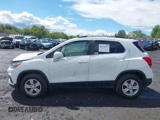 2019 Chevrolet Trax LT z VIN KL7CJPSB5KB943555, wystawiony jako IAAI lot #42335227 z przebiegiem 125 458 mil mil oraz . Historia ofert i sprzedaży dostępna na DreamBid. Obrazek 14.
