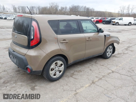 2015 Kia Soul with VIN KNDJN2A23F7117489, listed as a IAAI auction lot 42001717 with 171,816 mi miles and . Bid and sale history available at DreamBid. Image 4.