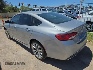 2015 Chrysler 200 S z VIN 1C3CCCBBXFN557714, wystawiony jako Copart lot #57481985 z przebiegiem 87 084 mil mil oraz Czysty tytuł • Clean title. Historia ofert i sprzedaży dostępna na DreamBid. Obrazek 3.