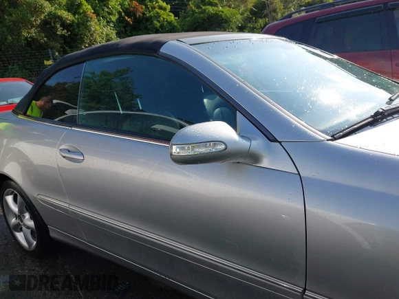 2005 Mercedes-Benz CLK 320 z VIN WDBTK65J85F150968, wystawiony jako IAAI lot #42390264 z przebiegiem 151 325 mil mil oraz . Historia ofert i sprzedaży dostępna na DreamBid. Obrazek 13.