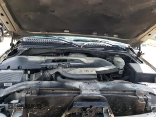 2003 Chevrolet Suburban Z71 with VIN 3GNFK16Z33G268595, listed as a Copart auction lot 66014724 with 297,782 mi miles and Salvage Title. Bid and sale history available at carsss.com. Image 12.