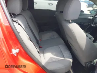 2012 Chevrolet Sonic LS z VIN 1G1JA6SH3C4116855, wystawiony jako IAAI lot #42513686 z przebiegiem Nie podano mil oraz . Historia ofert i sprzedaży dostępna na DreamBid. Obrazek 8.