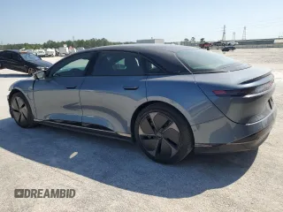 2024 Lucid Air Touring z VIN 50EA1TEA0RA002936, wystawiony jako Copart lot #50941055 z przebiegiem 8934 mil mil oraz Szkody całkowita. Historia ofert i sprzedaży dostępna na DreamBid. Obrazek 2.