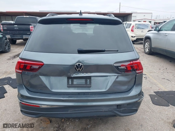 2024 Volkswagen Tiguan S with VIN 3VVRB7AX2RM020784, listed as a IAAI auction lot 41606444 with 16,051 mi miles. Bid and sale history available at carsss.com. Image 17.