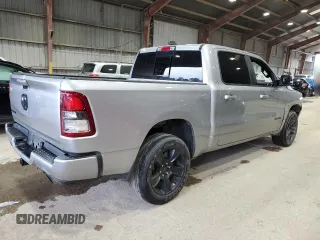 2021 Ram 1500 Big Horn z VIN 1C6RREFT7MN708516, wystawiony jako Copart lot #57719405 z przebiegiem 65 000 mil mil oraz Szkoda całkowita • Salvage title. Historia ofert i sprzedaży dostępna na DreamBid. Obrazek 3.