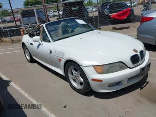 1997 BMW 3 Series Z3 1.9 z VIN 4USCH7323VLB79374, wystawiony jako IAAI lot #42371934 z przebiegiem 161 418 mil mil oraz . Historia ofert i sprzedaży dostępna na DreamBid. Obrazek 1.