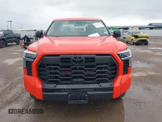 2024 Toyota Tundra Limited z VIN 5TFWA5DB4RX168552, wystawiony jako IAAI lot #41915669 z przebiegiem 24 622 mil mil oraz . Historia ofert i sprzedaży dostępna na DreamBid. Obrazek 12.