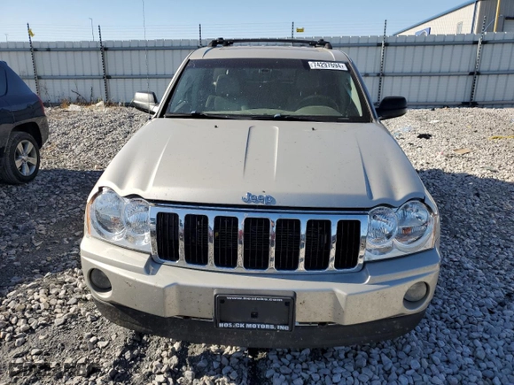 2007 Jeep Grand Cherokee Limited with VIN 1J8HR58247C572413, listed as a Copart auction lot 74297694 with 176,779 mi miles and Salvage Title. Bid and sale history available at carsss.com. Image 5.