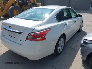 2013 Nissan Altima SV with VIN 1N4AL3APXDN420162, listed as a IAAI auction lot 42563045 with 80,750 mi miles and . Bid and sale history available at DreamBid. Image 4.