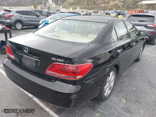 2005 Lexus ES 330 with VIN JTHBA30G055134407, listed as a IAAI auction lot 41777575 with 104,468 mi miles. Bid and sale history available at carsss.com. Image 4.