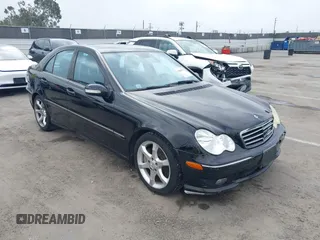 2007 Mercedes-Benz C 230 Sport z VIN WDBRF52H87A939101, wystawiony jako IAAI lot #42509736 z przebiegiem 181 512 mil mil oraz . Historia ofert i sprzedaży dostępna na DreamBid. Obrazek 1.