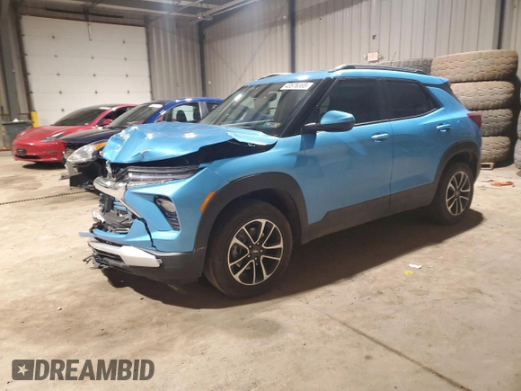 2025 Chevrolet TrailBlazer LT with VIN KL79MRSL1SB017398, listed as a Copart auction lot 43576365 with 2,398 mi miles and Salvage Title. Bid and sale history available at DreamBid. Image 1.