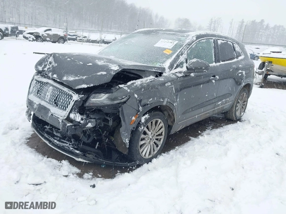2019 Lincoln MKC Standard with VIN 5LMCJ1D99KUL17837, listed as a IAAI auction lot 41232384 with 80,952 mi miles. Bid and sale history available at carsss.com. Image 20.
