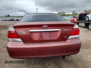 2006 Toyota Camry LE z VIN 4T1BF32K56U116492, wystawiony jako Copart lot #55510535 z przebiegiem 195 548 mil mil oraz Szkoda całkowita • Salvage title. Historia ofert i sprzedaży dostępna na DreamBid. Obrazek 6.