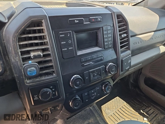 2019 Ford F-250 XL with VIN 1FT7X2B66KEG79267, listed as a IAAI auction lot 42587548 with Not provided miles and . Bid and sale history available at DreamBid. Image 2.