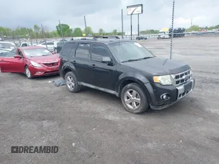 2010 Ford Escape Limited z VIN 1FMCU0E74AKD45590, wystawiony jako IAAI lot #41972912 z przebiegiem 180 479 mil mil oraz . Historia ofert i sprzedaży dostępna na DreamBid. Obrazek 1.