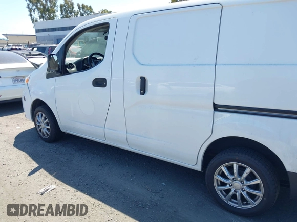 2020 Nissan NV200 S with VIN 3N6CM0KN4LK696897, listed as a IAAI auction lot 42317028 with 105,230 mi miles and . Bid and sale history available at DreamBid. Image 14.