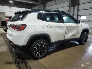 2019 Jeep Compass Trailhawk with VIN 3C4NJDDB5KT703542, listed as a Copart auction lot 54506705 with 86,178 mi miles and Salvage Title. Bid and sale history available at DreamBid. Image 3.