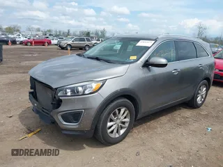 2016 Kia Sorento LX with VIN 5XYPG4A57GG003204, listed as a IAAI auction lot 42053975 with 189,653 mi miles. Bid and sale history available at carsss.com. Image 17.