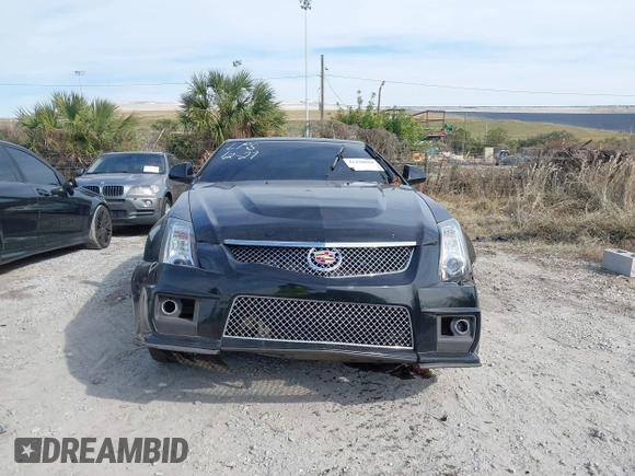 2013 Cadillac CTS-V z VIN 1G6DV1EP2D0167743, wystawiony jako IAAI lot #41450088 z przebiegiem 131 184 mil mil oraz . Historia ofert i sprzedaży dostępna na DreamBid. Obrazek 12.
