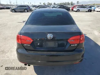 2013 Volkswagen Jetta SE with VIN 3VWDP7AJ8DM412583, listed as a Copart auction lot 49810235 with 180,595 mi miles and Clean title. Bid and sale history available at DreamBid. Image 6.