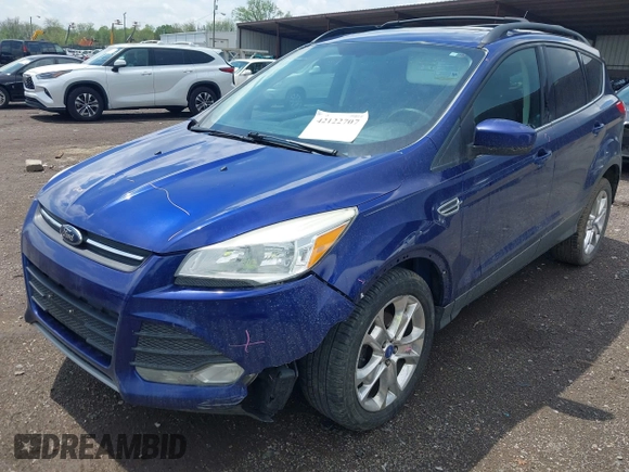 2013 Ford Escape SE with VIN 1FMCU0GXXDUA71589, listed as a IAAI auction lot 42122707 with 144,972 mi miles and . Bid and sale history available at carsss.com. Image 2.