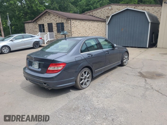 2008 Mercedes-Benz C 300 Sport z VIN WDDGF54X58F065135, wystawiony jako Copart lot #58745715 z przebiegiem 194 540 mil mil oraz Czysty tytuł • Clean title. Historia ofert i sprzedaży dostępna na DreamBid. Obrazek 4.