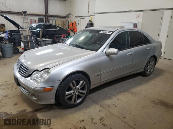 2007 Mercedes-Benz C 280 Luxury with VIN WDBRF54H57F932753, listed as a Copart auction lot 57298235 with 175,759 mi miles and Clean title. Bid and sale history available at DreamBid. Image 1.
