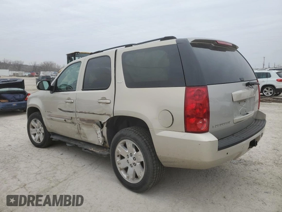 2007 GMC Yukon SLT with VIN 1GKFK13097R274362, listed as a Copart auction lot 44546475 with 224,044 mi miles and Salvage Title. Bid and sale history available at carsss.com. Image 2.