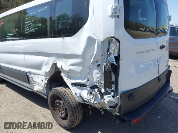 2024 Ford Transit Passenger XL with VIN 1FBAX2Y88RKA15681, listed as a IAAI auction lot 42134935 with 10,086 mi miles. Bid and sale history available at carsss.com. Image 6.