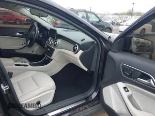 2015 Mercedes-Benz GLA 250 z VIN WDCTG4GB0FJ114889, wystawiony jako IAAI lot #42049338 z przebiegiem 83 676 mil mil oraz . Historia ofert i sprzedaży dostępna na DreamBid. Obrazek 5.